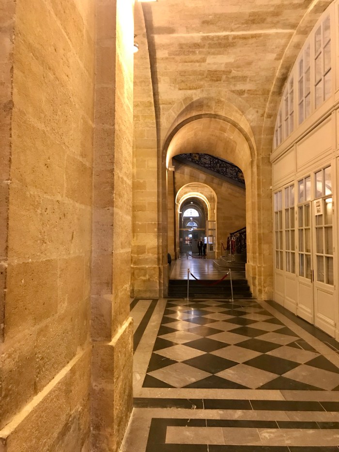 Palais de la Bourse inside