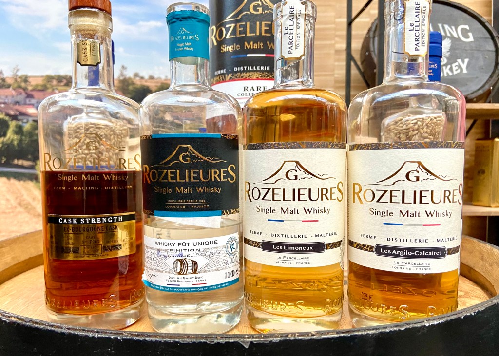 Whisky Rozelieures Cask Strength Ex-Bourgogne Cask, New make (dans une bouteille qui n'a rien à voir), Parcellaire Blanches Terres et Parcellaire Mont Poiroux
