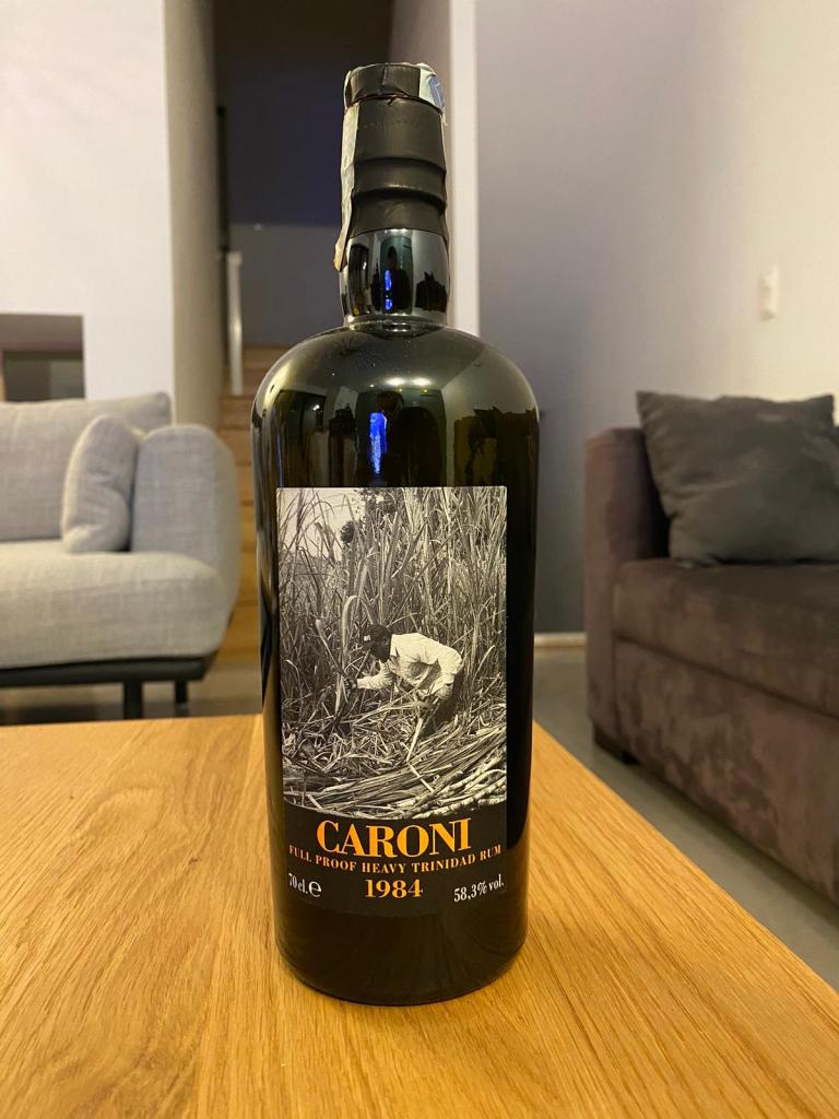 Caroni Velier, 6 embouteillages des 80s - Caroni 1984-2008 – 53.8%