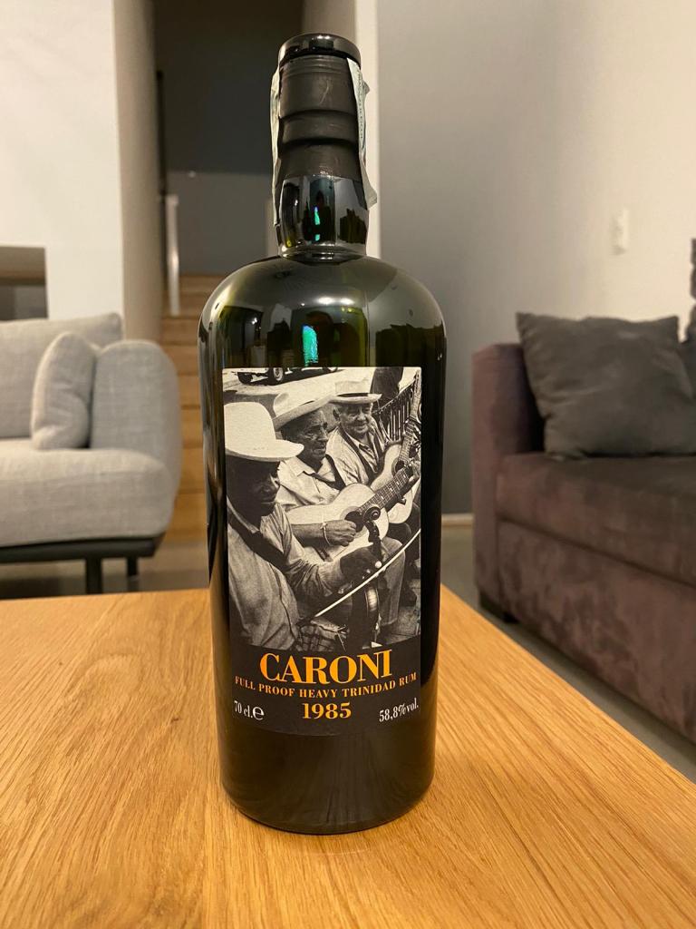 Caroni Velier, 6 embouteillages des 80s - Caroni 1985-2006 – 58.8%