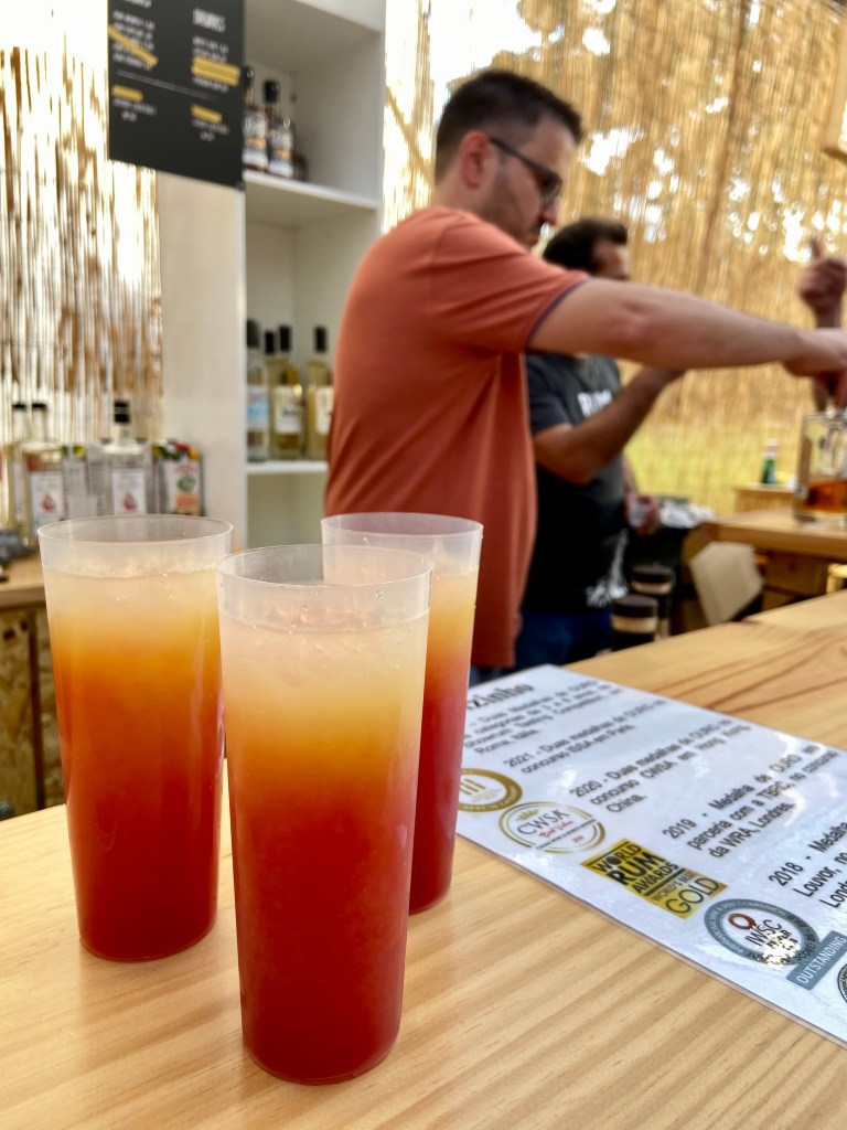 Le rhum de Madère - O Reizinho - Pedro enchainant les cocktails au Madeira Rum Festival