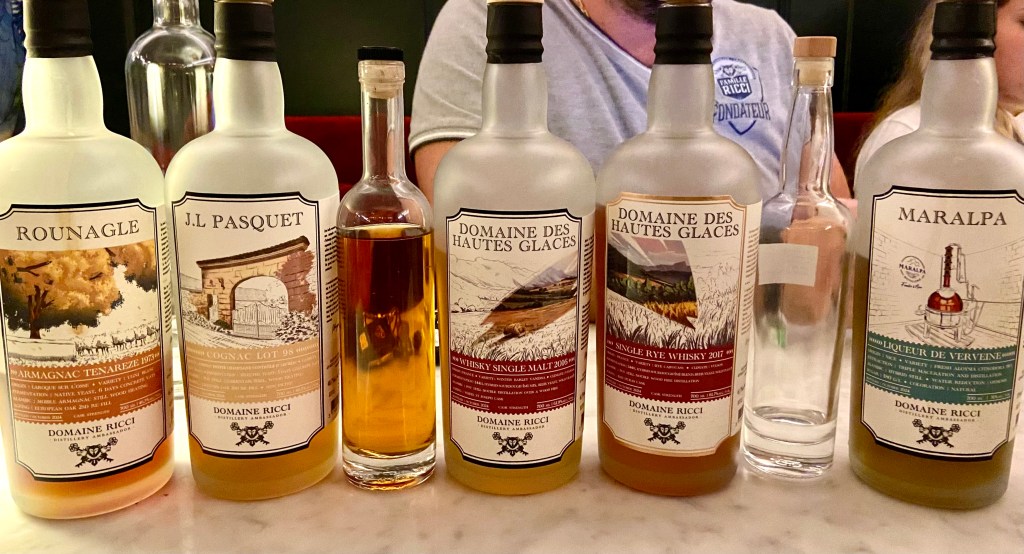 Domaine Ricci, la dégustation - et un fondateur dans le fond :)